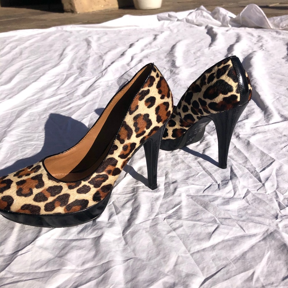 Leopard Pumps - Picture 3 of 6